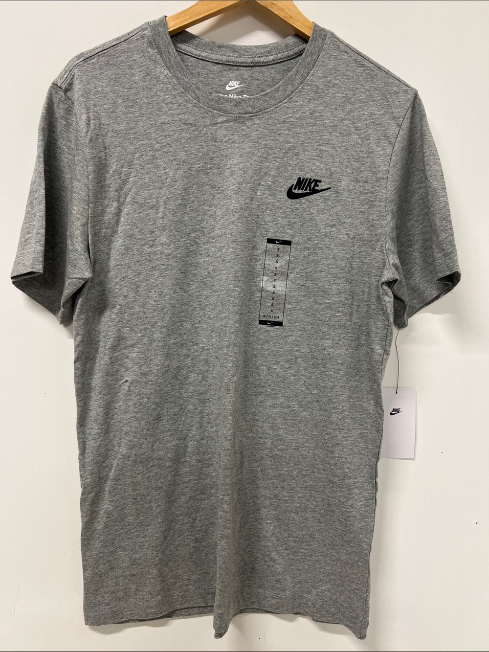 Men's The Nike Tee, NWT, Short Sleeve, Gray, Small